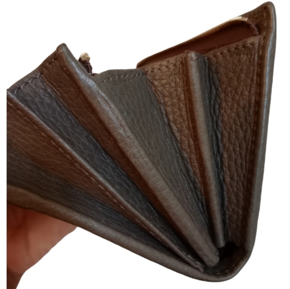 Gucci Abbey Vintage Authentic Long Wallet - Picture 5 of 16